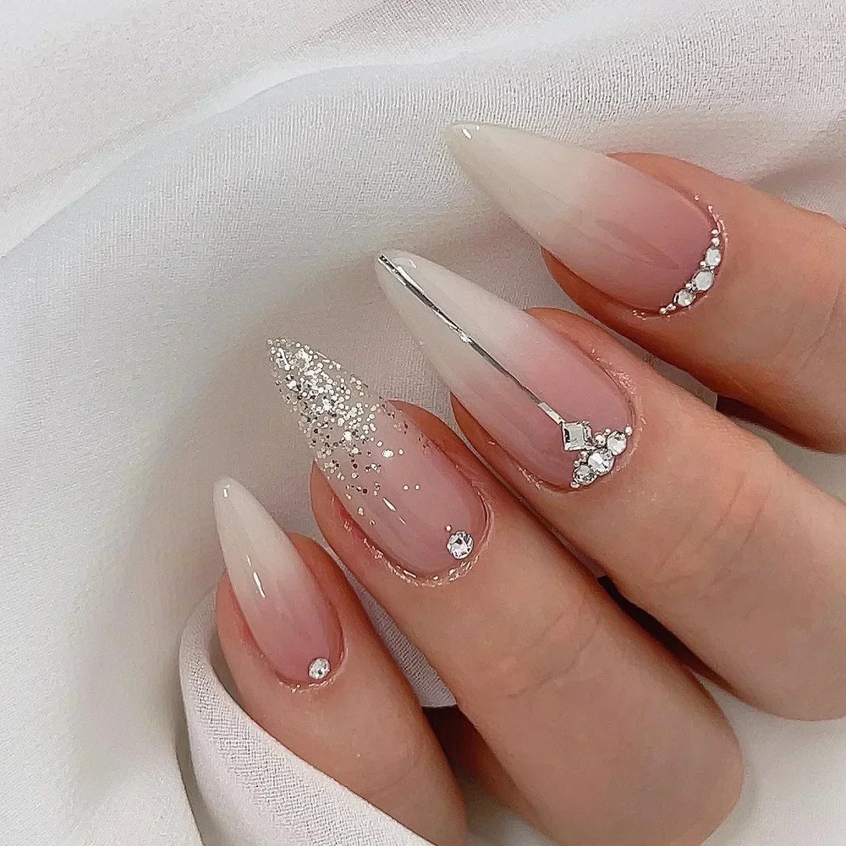 24Pc False Nails with Glue Almond Black Red Gradient Design Detachable Rhinestone Acrylic Fake Nail Long Stiletto Press on Nails
