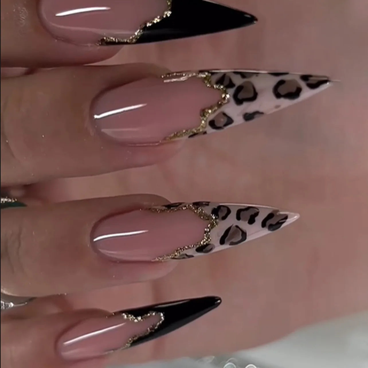 24Pc False Nails with Glue Almond Black Red Gradient Design Detachable Rhinestone Acrylic Fake Nail Long Stiletto Press on Nails