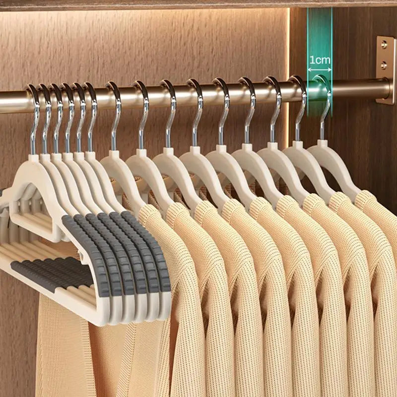 10 Piece Set Of Heavy-Duty Dry And Wet Hangers With Anti Slip Pads Saving Space