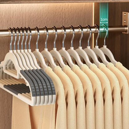 10 Piece Set Of Heavy-Duty Dry And Wet Hangers With Anti Slip Pads Saving Space